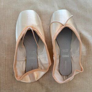 FREED POINTE SHOES